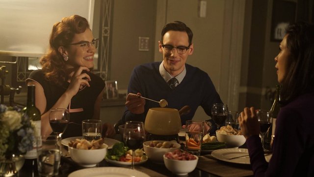 GOTHAM: L-R: Chelsea Spack and Cory Michael Smith in the “Rise of the Villains: Scarification” episode of GOTHAM airing Monday, Oct. 19 (8:00-9:00 PM ET/PT) on FOX. ©2015 Fox Broadcasting Co. Cr: FOX.